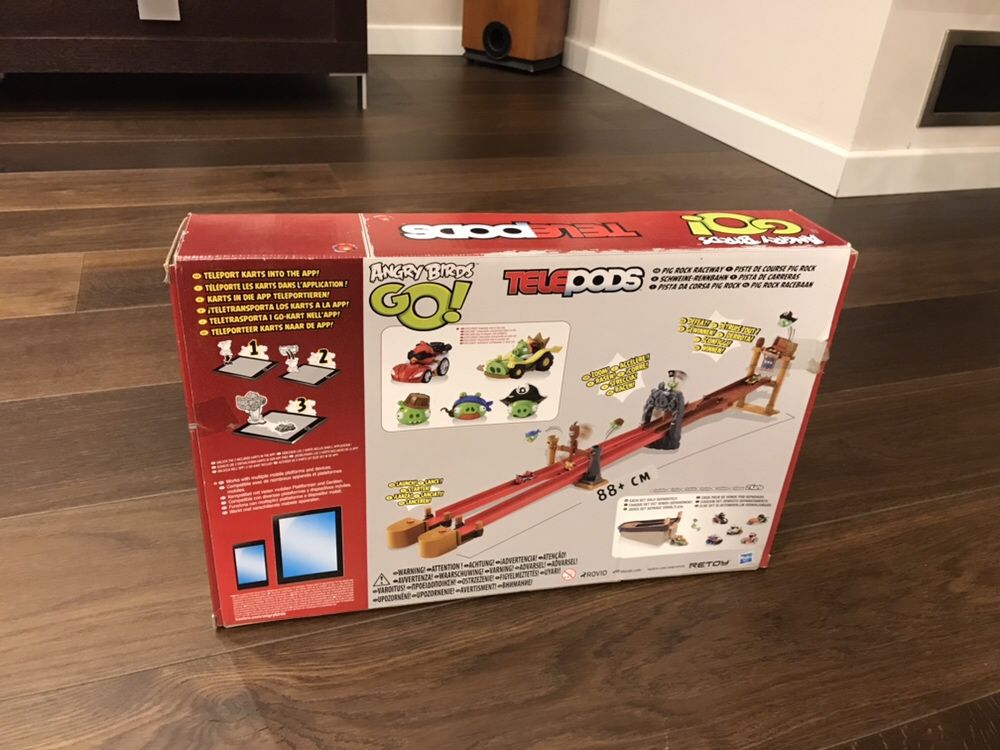 Hasbro ANGRY BIRDS GO Pig Rock Raceway Telepods