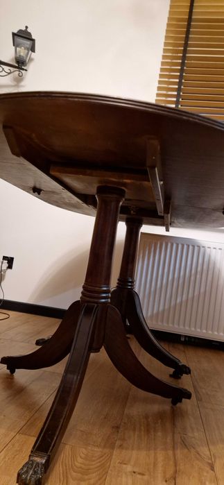 Owalny antyczny stół XIX wiek