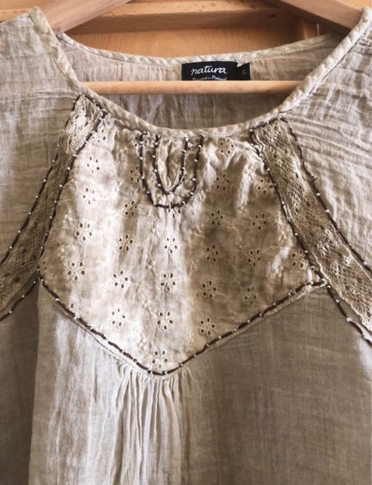 Túnica bege com bordados; Natura; Tam XL
