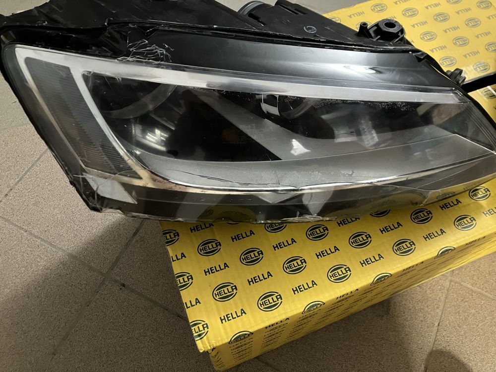 Lampa Przód Reflektor P/L VW Jett MK6 Hella