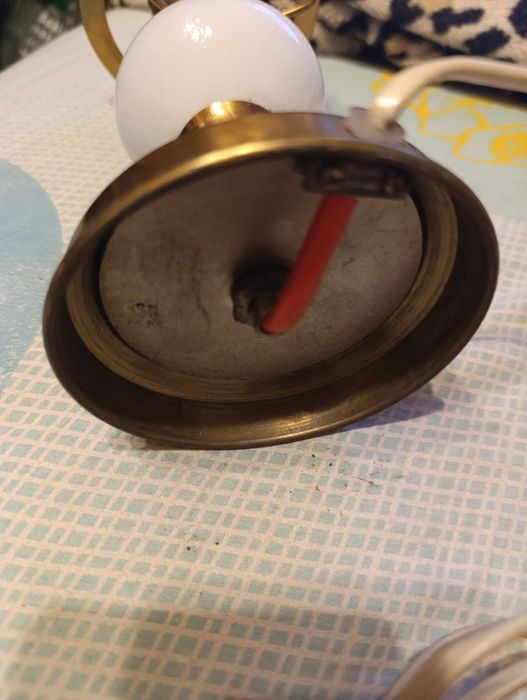 stara lampa biurkowa nocna POLAM Wieliczka - mosiądz porcelana - prl