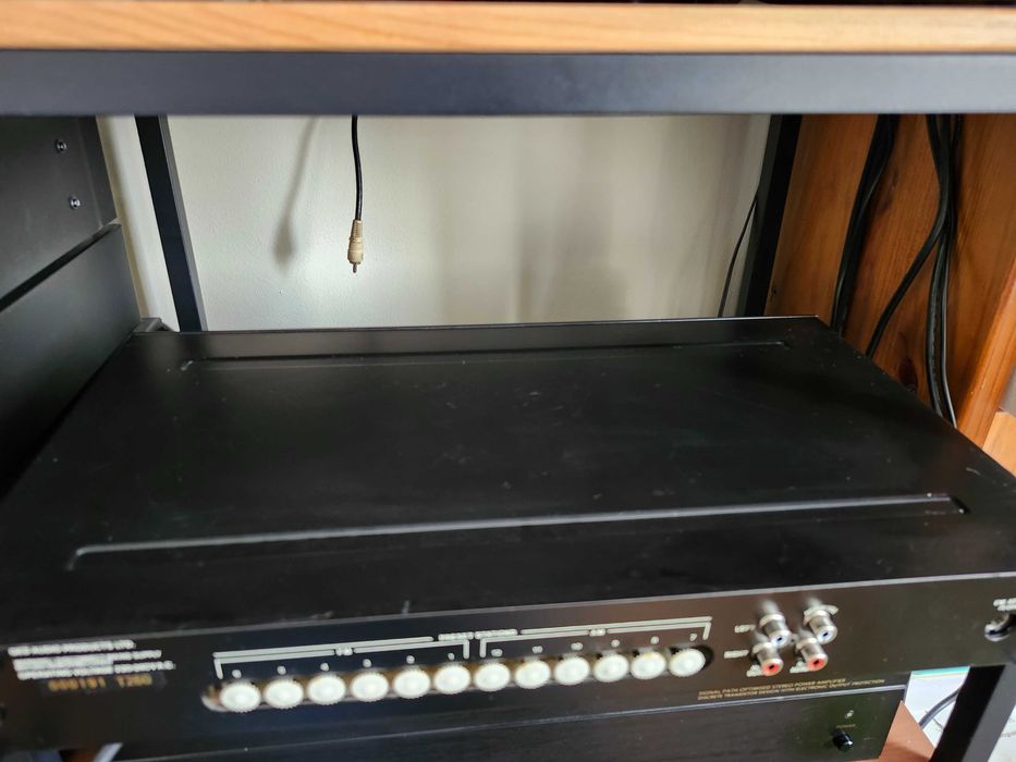 QED T260 Tuner / Sintonizador