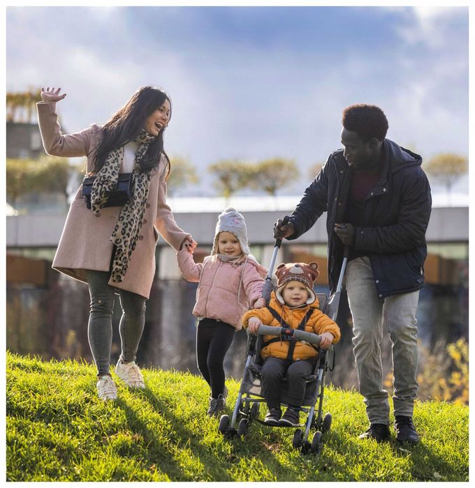 Lekka Spacerówka Parasol Dla Malucha Z Pasmami Składana