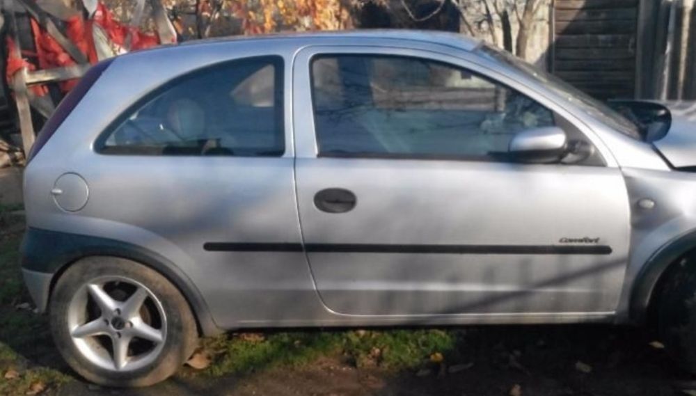 Opel Corsa C 2001 Салон, ковёр, пластик,торпеда, блок ABS, трубки конд
