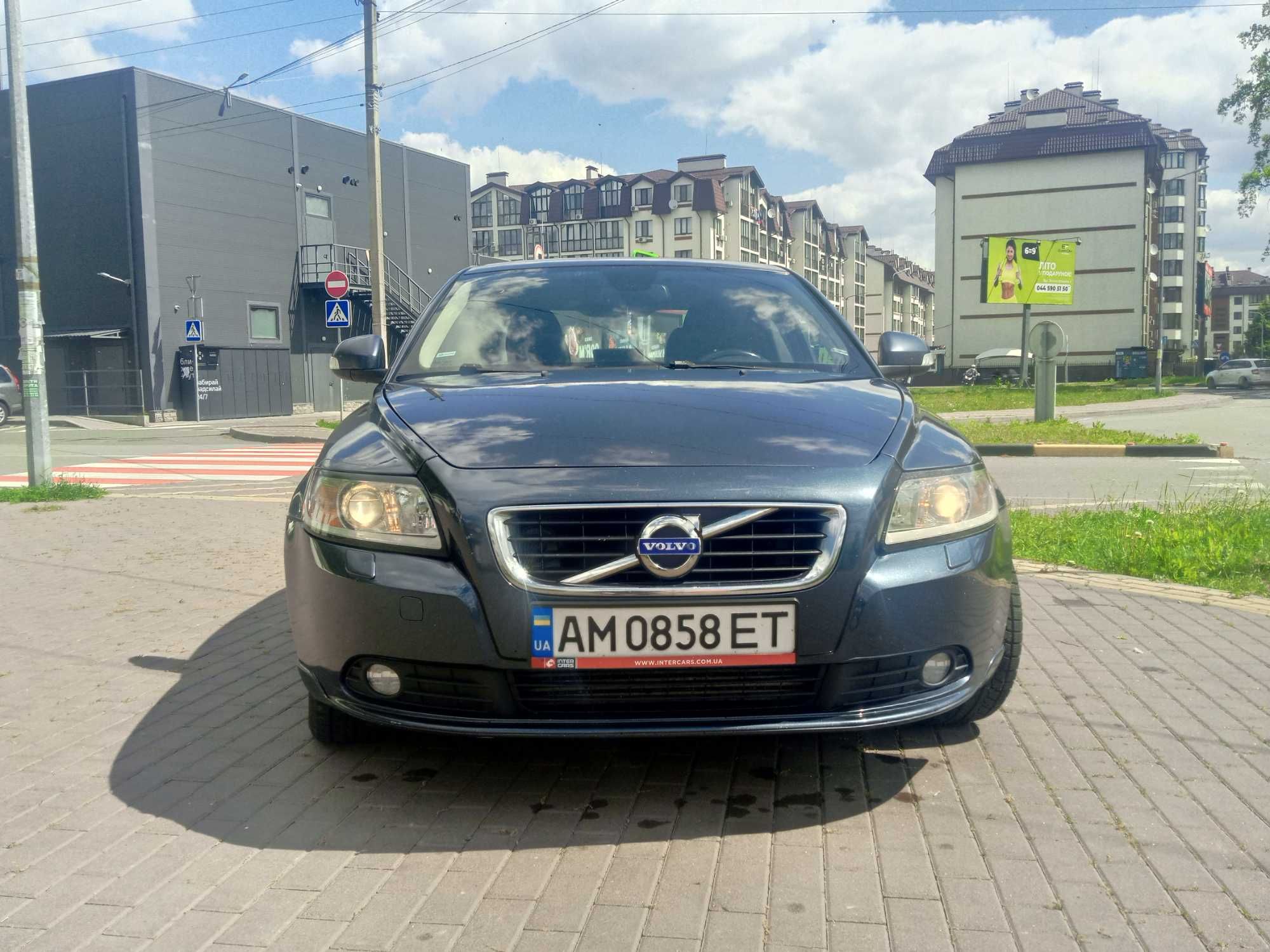 Продам VolvoS40 2011