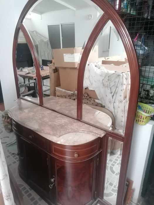 Mobília sala de jantar em excelente estado