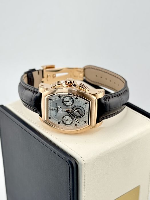 Часы Carl F. Bucherer 18-каратного розового золота