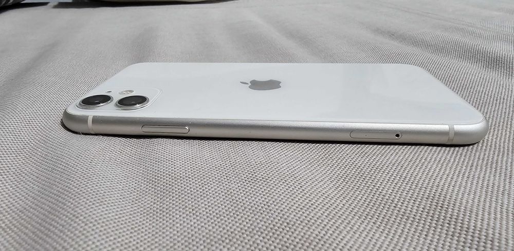 Iphone 11 com 128GB. 74% Bateria. Excelente estado. Tudo de origem