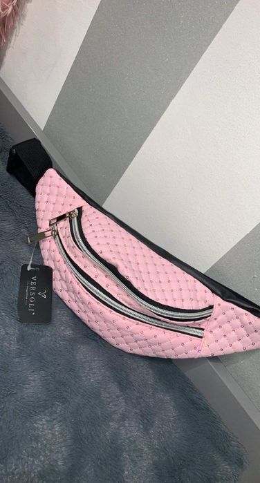 Piękna saszetka/nerka damska