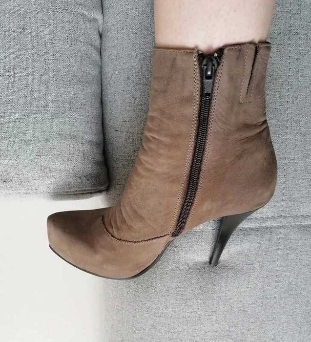 Szaro-brązowe botki, kozaczki na zameczek rozm. 37