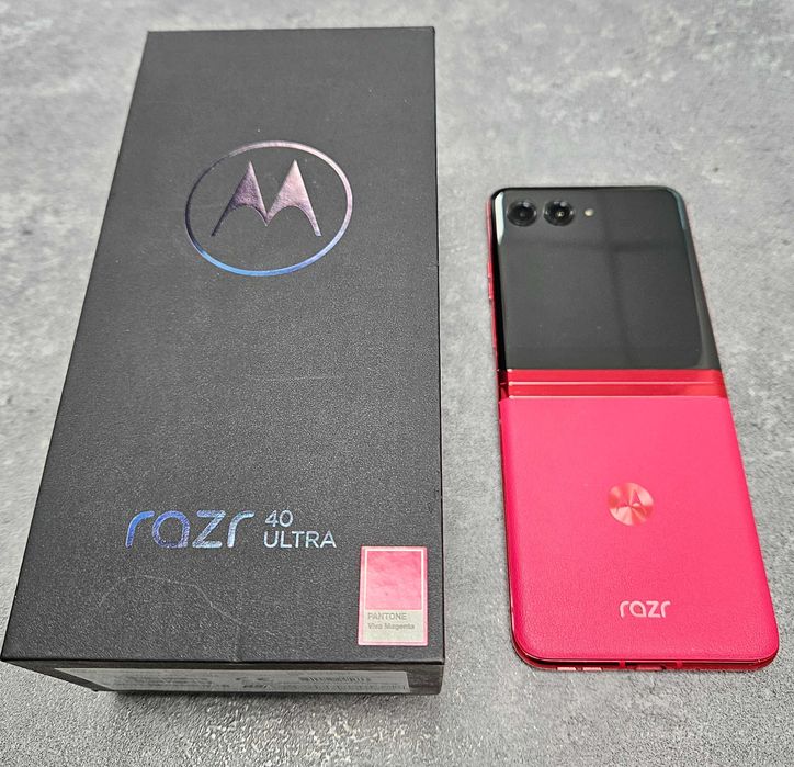 Piękna Motorola RAZ40 ultra