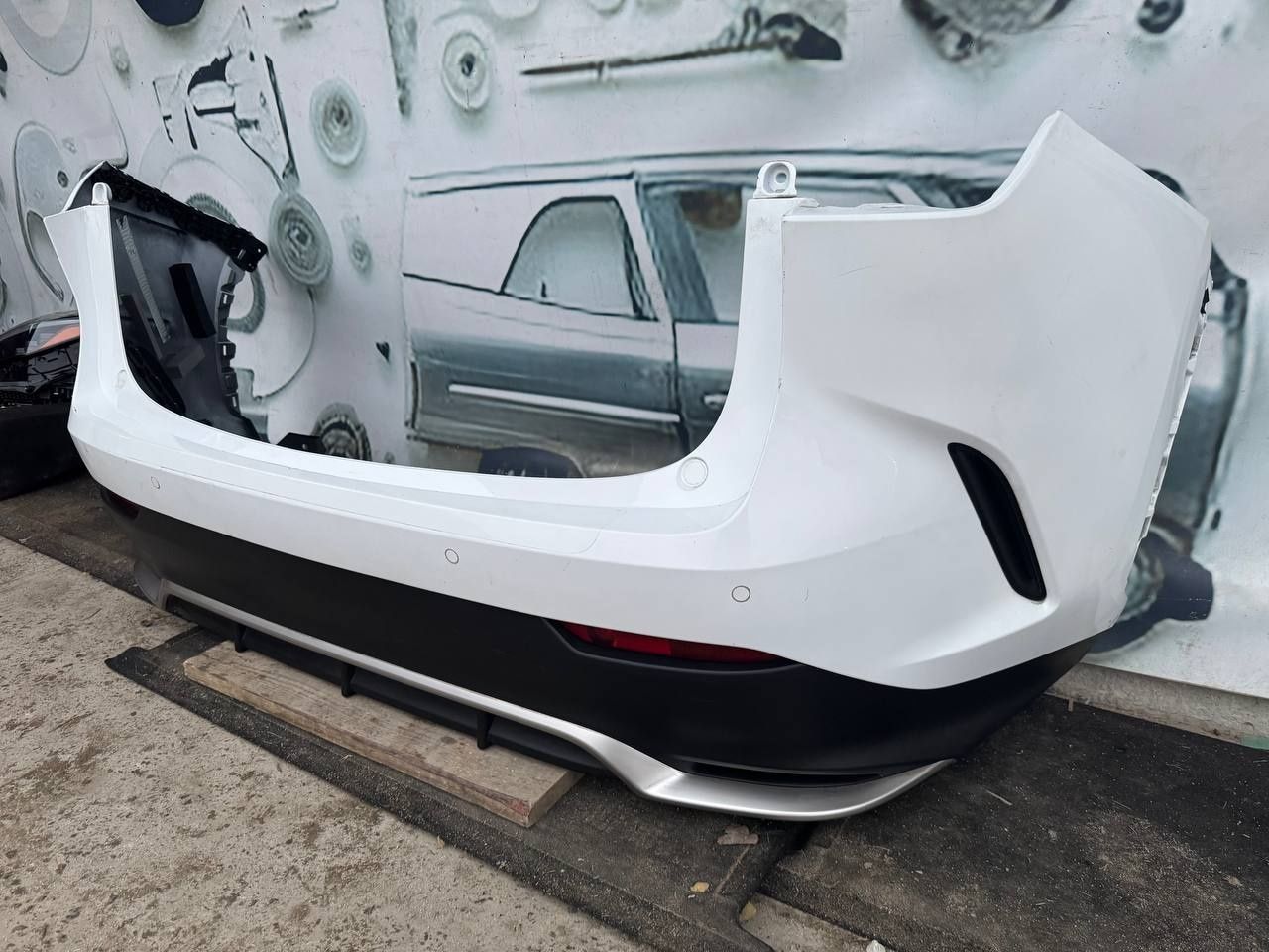 Бампер задній F-Sport на Lexus NX 22-25 року
