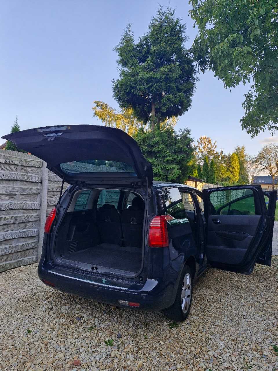 Peugeot 5008, 2010r Benzyna 1.6, 5-miejsc, bogate wyposażenie