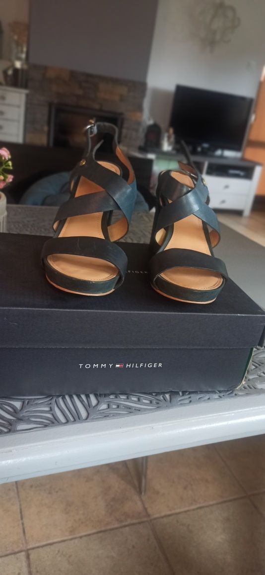 Sandały skórzane TOMMY HILFIGER  r. 37