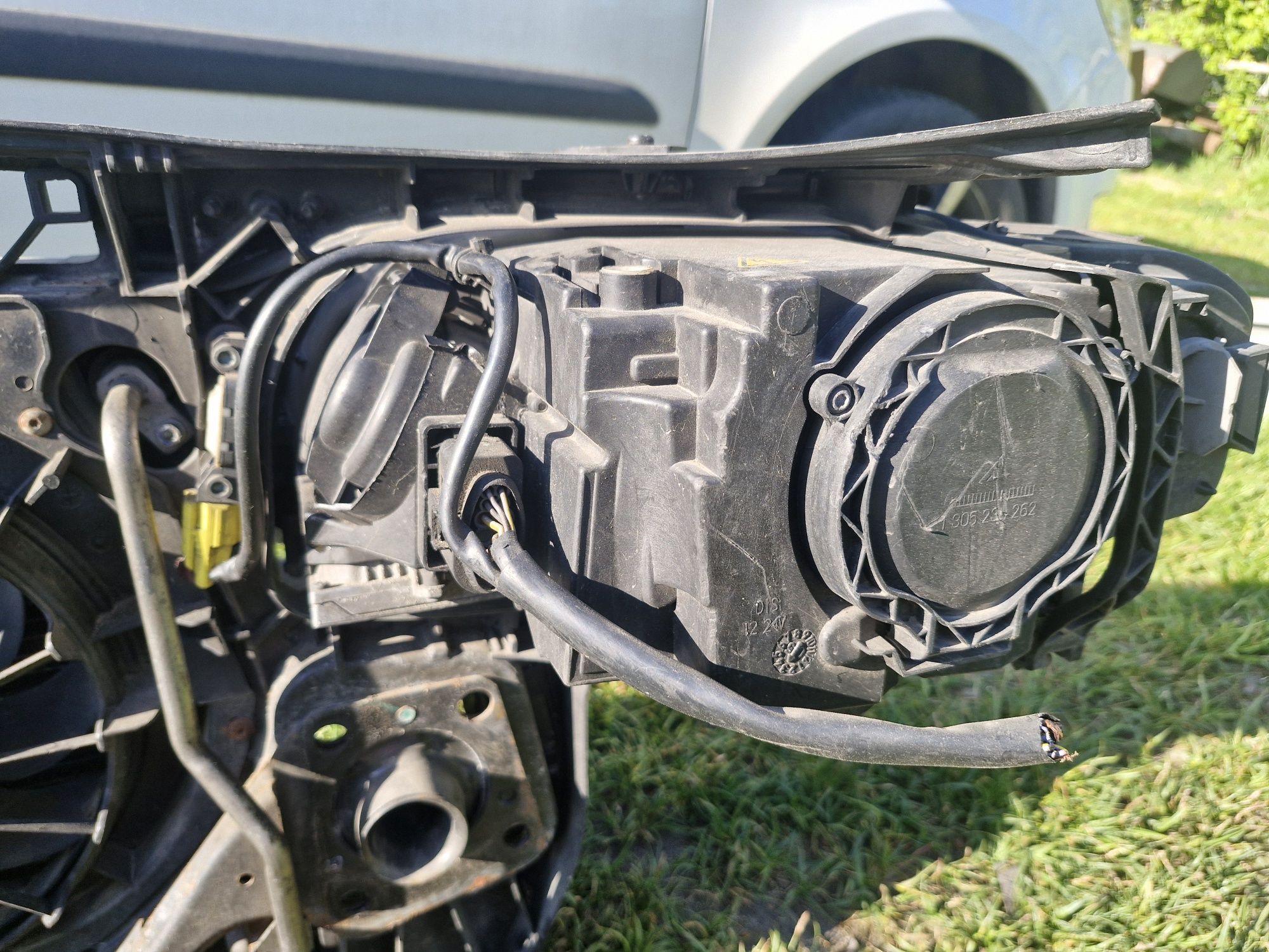 Lampy xenon audi a4 b7
