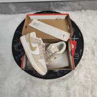 Nike Dunk Gold Swoosh Low 39