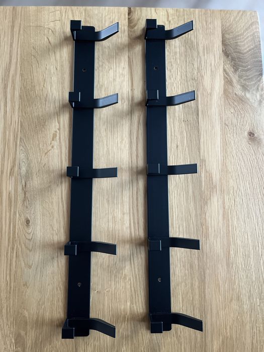 Zestaw czarnych wieszakow, 45 cm kazdy