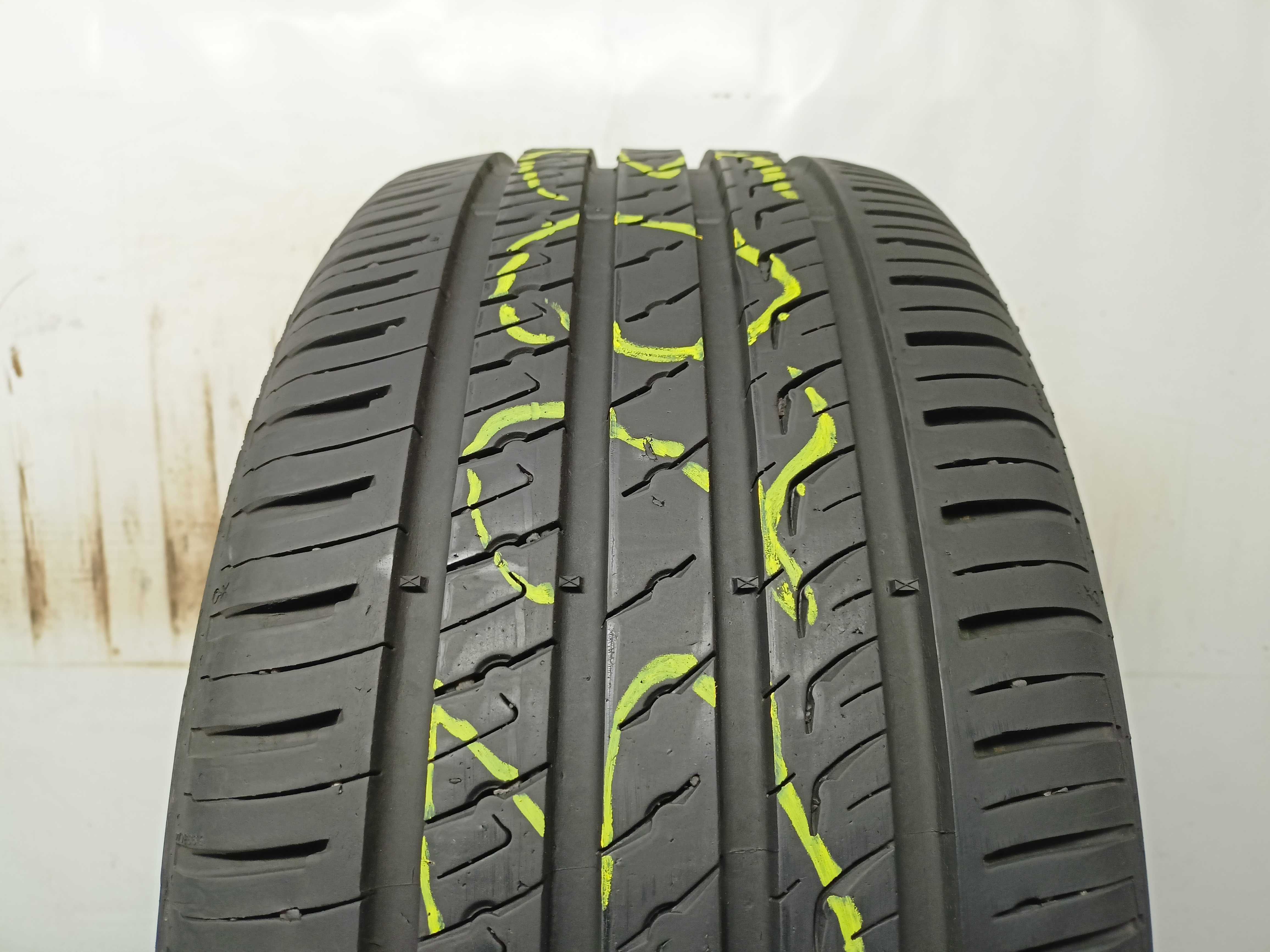Barum Bravuris 5HM 235/45/17 2023r. 94Y 8,3mm (3203)