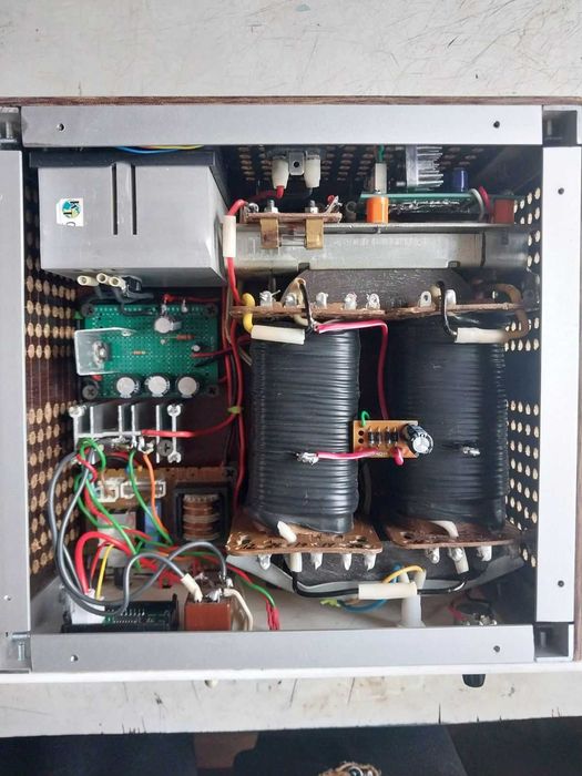 Автозарядное/блок питания: 0.9-20V/6A с защитой от к.з. и переполюсовк
