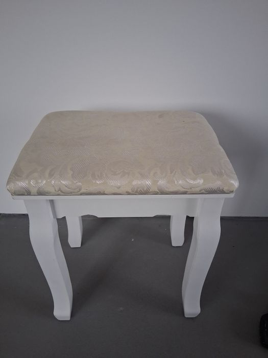 Stołek do toaletki 43cm wysokość