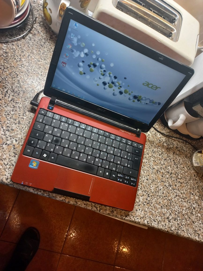 Нетбук ACER Aspire ONE