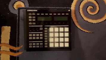 Kontroler midi Native Instruments Maschine Mk1