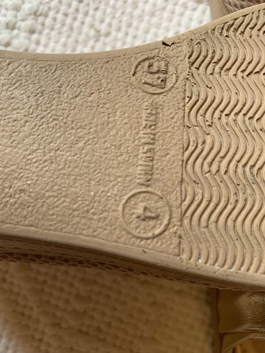 2 pares sapatos de verão