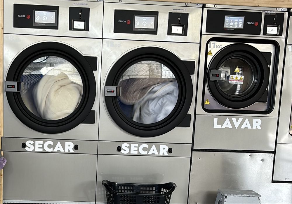 Maquinas de lavar e secar self service