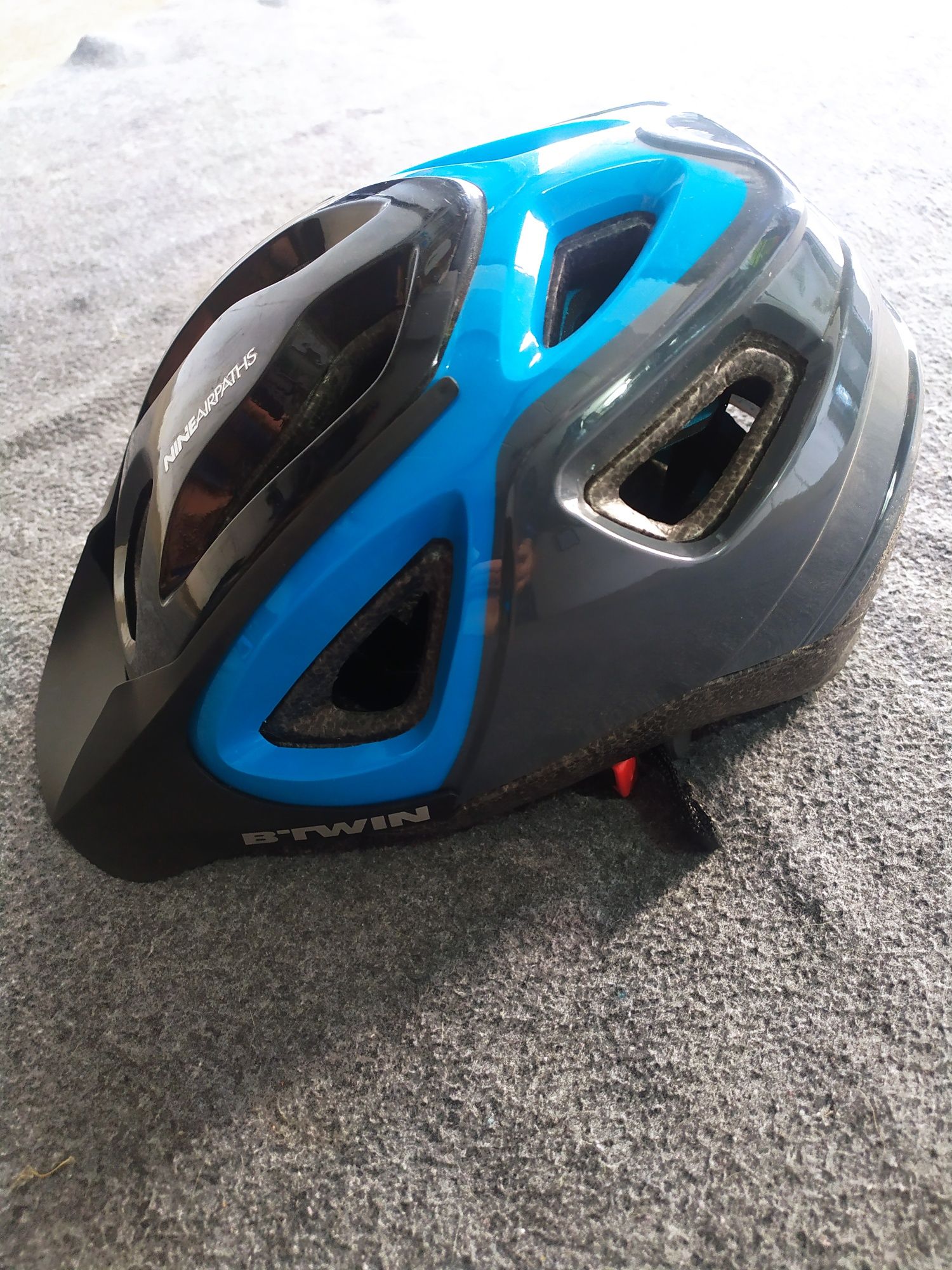 Kask rowerowy nowy