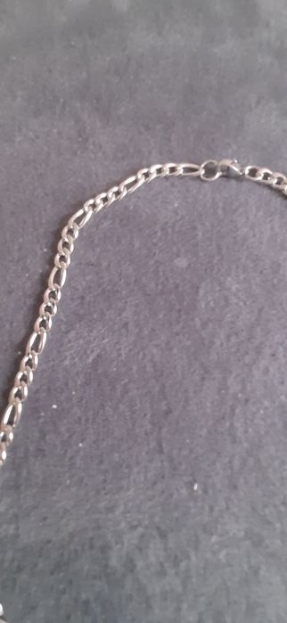 Łańcuszek z krzyżykiem