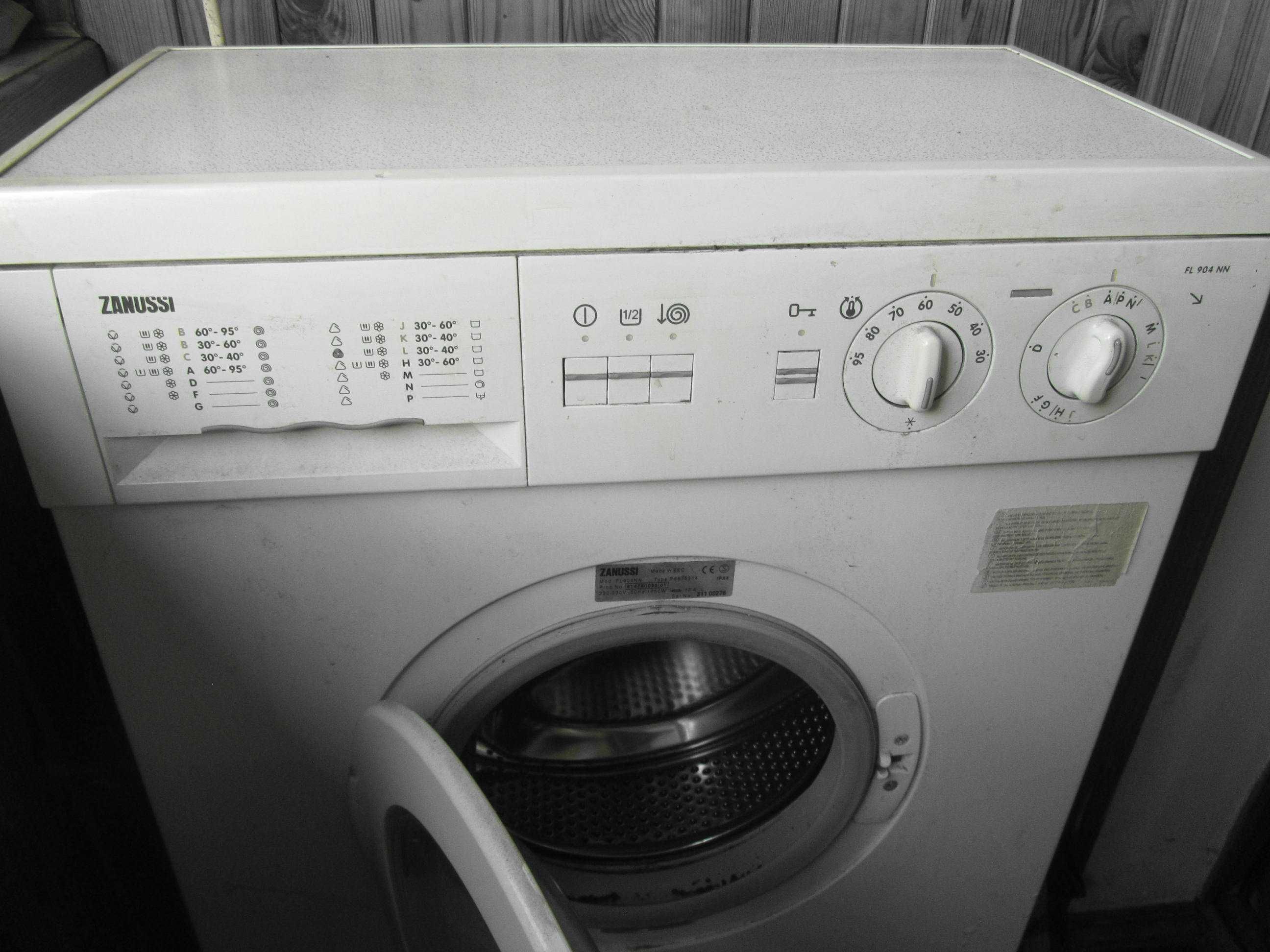 Стиральная машина " Zanussi" FL 904 NN  на 3.5 кг  300 грн