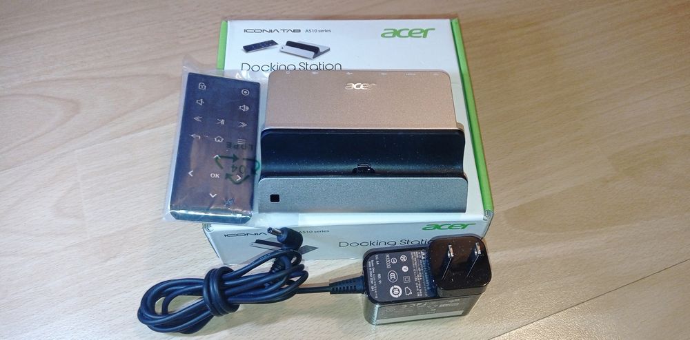 Док-станція Acer Iconia Tab A510 з пультом ADT005, зарядний пристрій