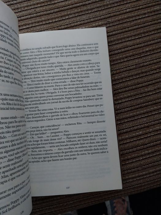 Encontro inesperado. Portes incluídos em correio editorial
