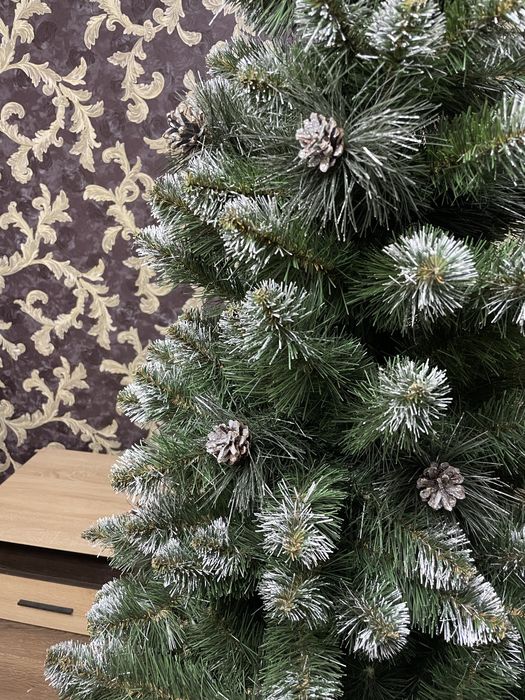 Новорічна ялинка з шишками 1.9 м