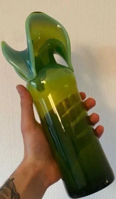 Kolorowe szkło wazon z uszkami rz