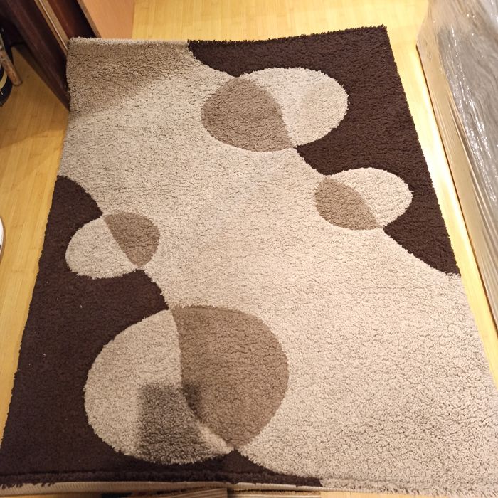 Carpetes cor castanha e beje