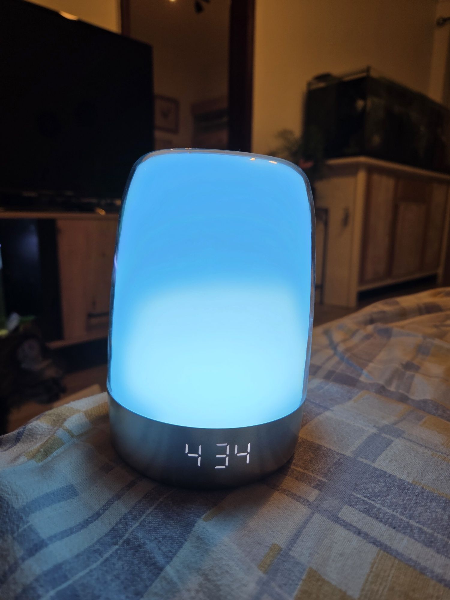 Luz com relogio despertador
