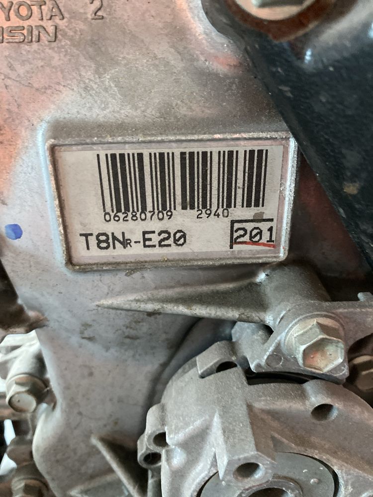 Czesci Silnik toyota 1.2 8NR chr  auris glowica blok