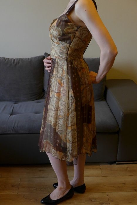 Koktajlowa elegancka sukienka