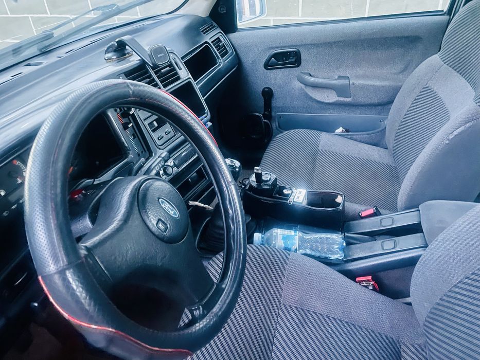 Продається автомобіль .