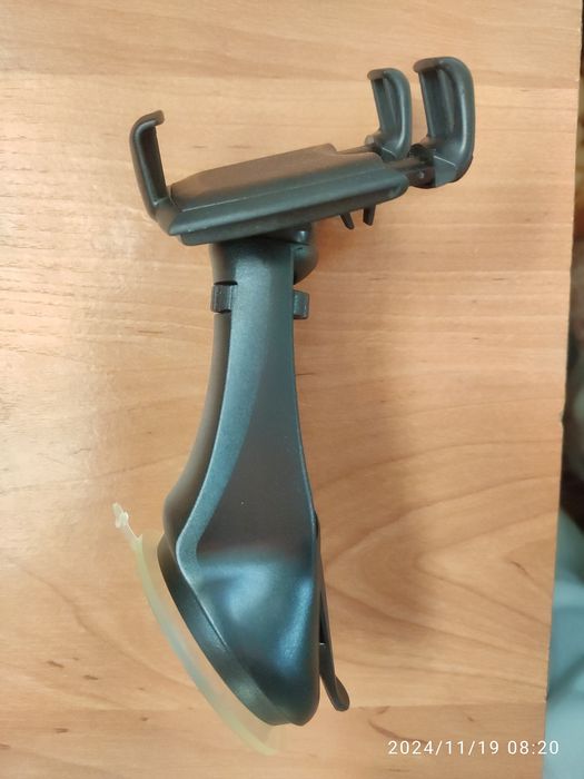 Автомобільний тримач для телефону.