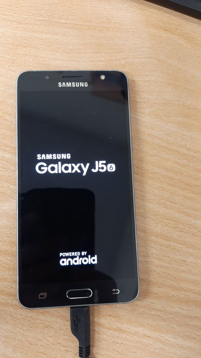 Telefony smartfon uszkodzone