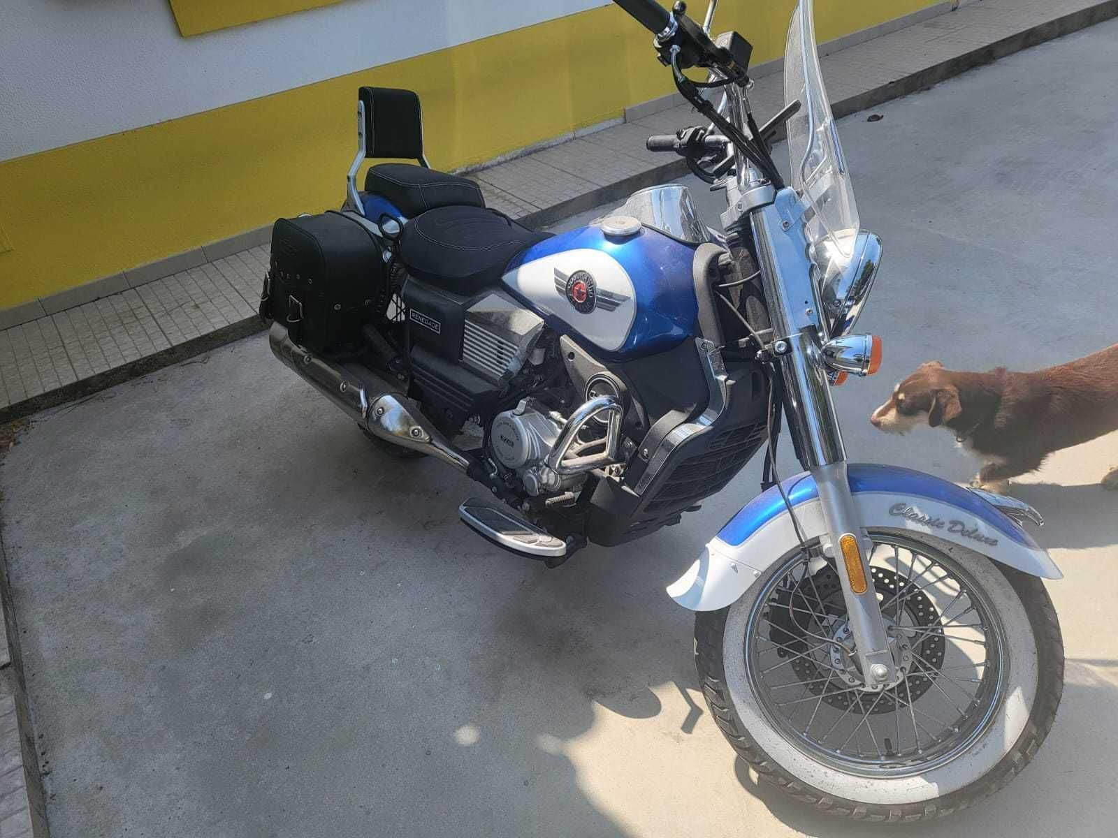 MOTO Renegate de Luxe 125