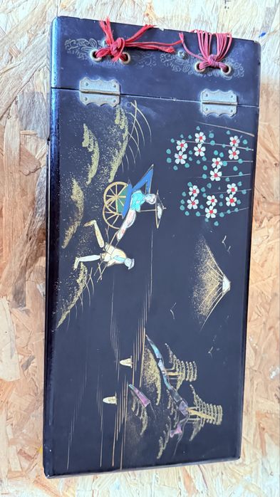 Álbum Caixa de música japonesa laqueada com decoração