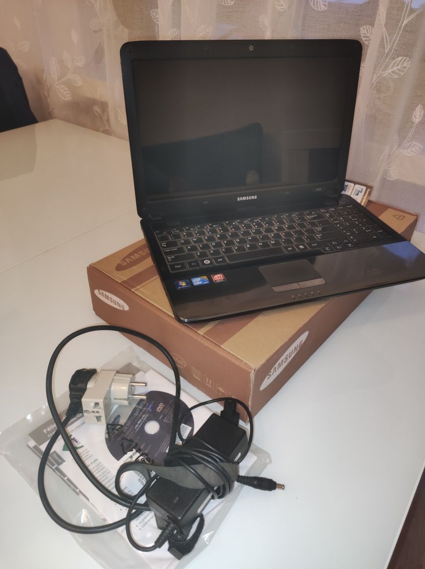 Laptop Samsung R540