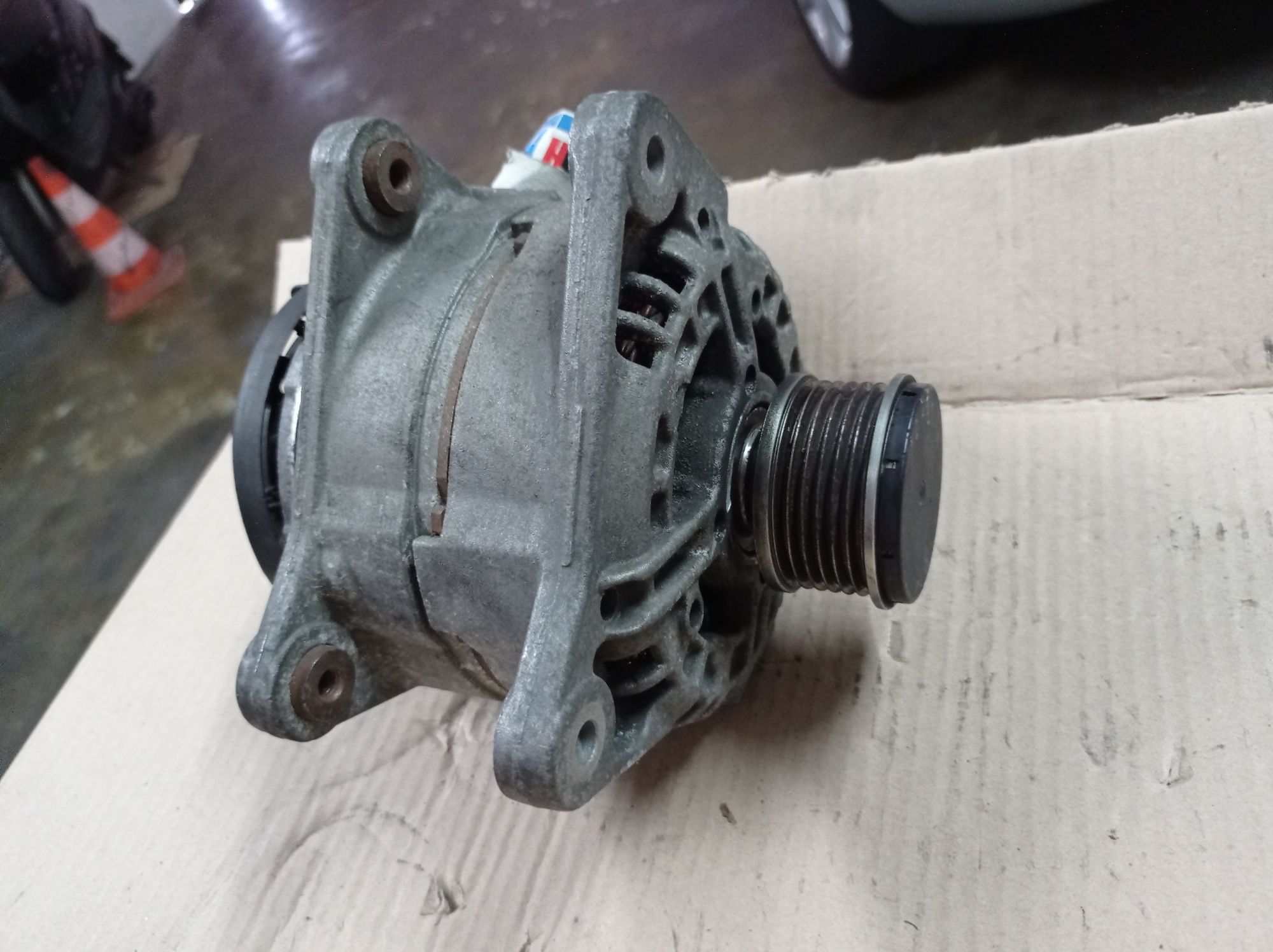 Alternador Bosch  0_124_425_071