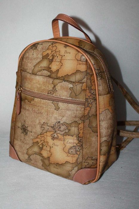 Якісний рюкзак. Принт -карта