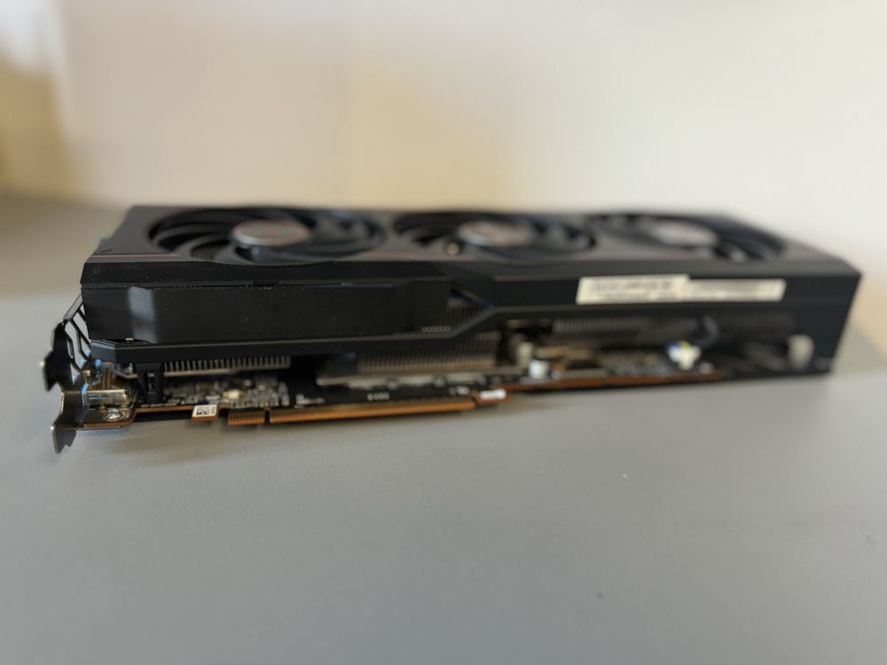 Відеокарта Sapphire Radeon RX 6800 16 GB PULSE