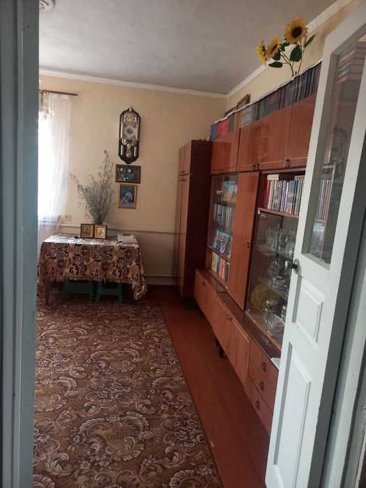 Продається приватний теплий,просторий будинок з присадибною ділянкою