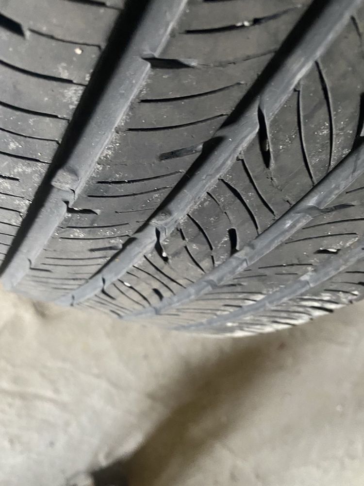 Шини 235/45 r19 Continental 2 колеса цілі на 2 незначні вигризи